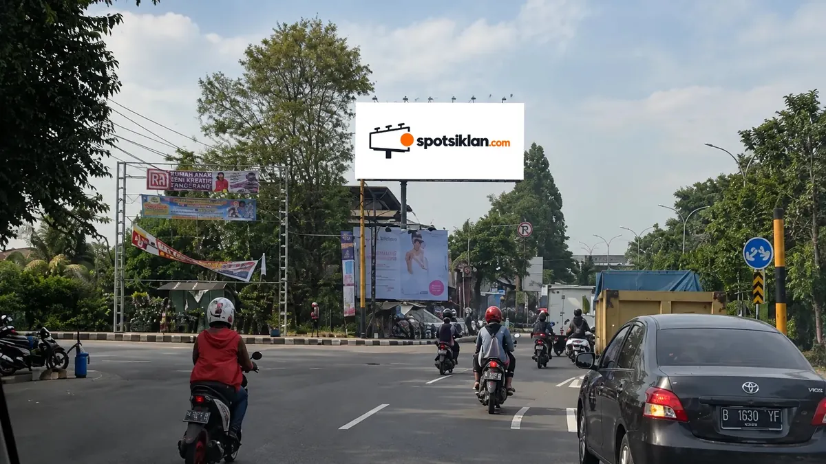 Billboard 4 × 6 m di Jl. Mh. Thamrin (Pertigaan) -1, Tangerang, Banten