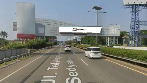 Billboard 25 × 4 m di Jl. Tol Sedyatmo (dari Airport Menuju Jakarta), Tangerang, Banten