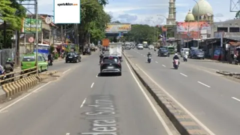 Billboard 5 × 10 m di Jl. Jenderal Sudirman (Dekat Flyover Cikokol), Tangerang, Banten