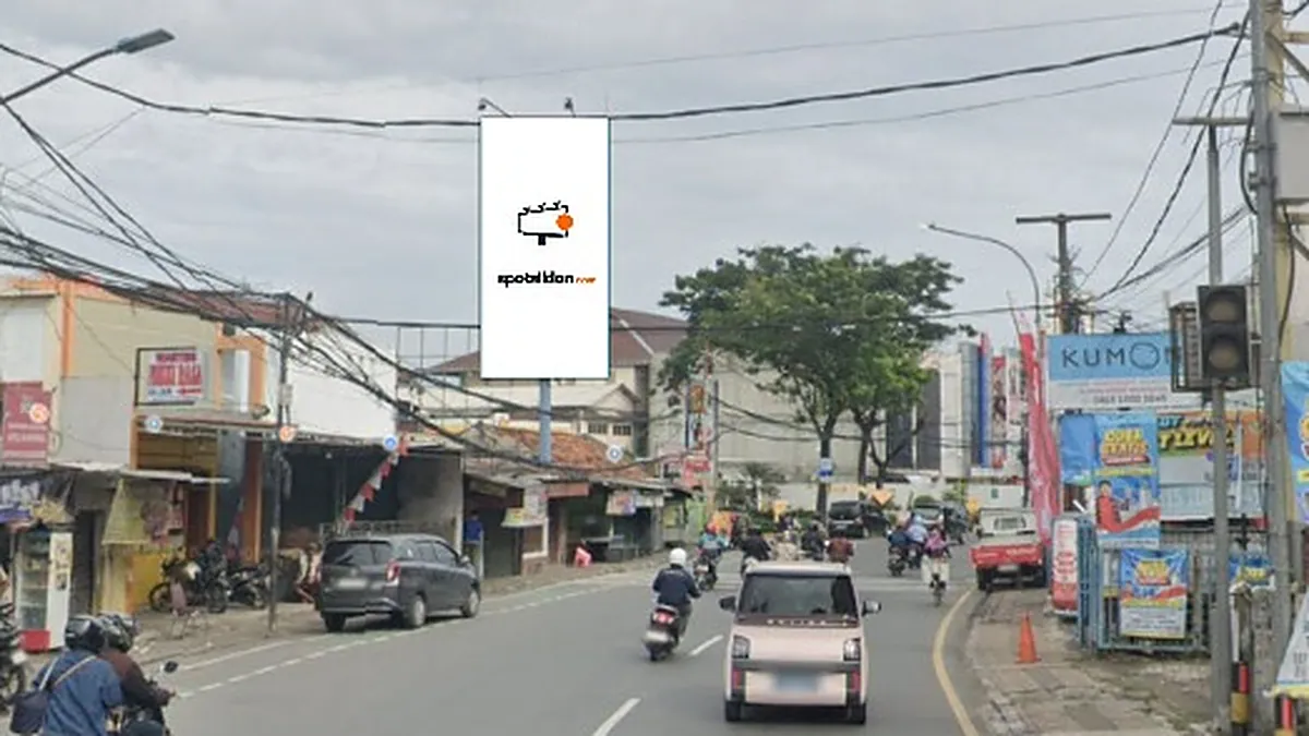 Billboard 4 × 8 m di Jl. Otto Iskandardinata (Dari Karawaci ke Daan Mogot, Dekat SPBU Shell), Tangerang, Banten