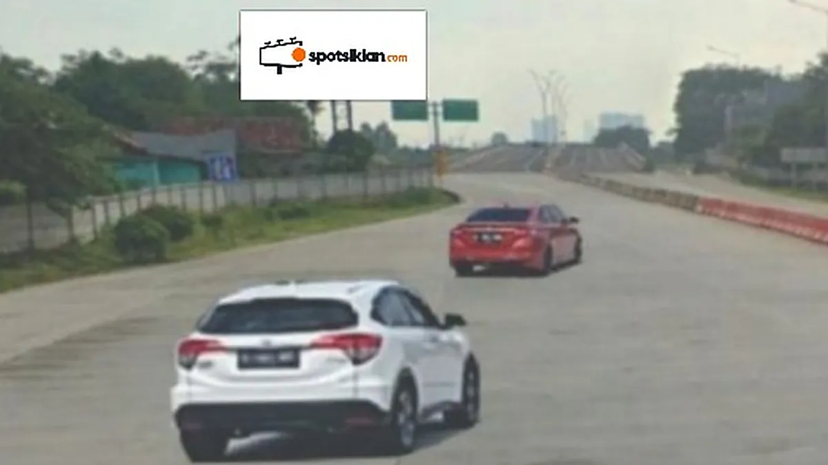 Billboard 5 × 10 m di Jl. Boulevard Bintaro Jaya (dari arah Tol Serpong menuju Exit Tol Perigi), Tangerang Selatan, Banten