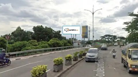 Billboard 5 × 10 m di Jl. Boulevard Raya (Arah Rumah Sakit Pondok Indah Bintaro Jaya), Tangerang Selatan, Banten