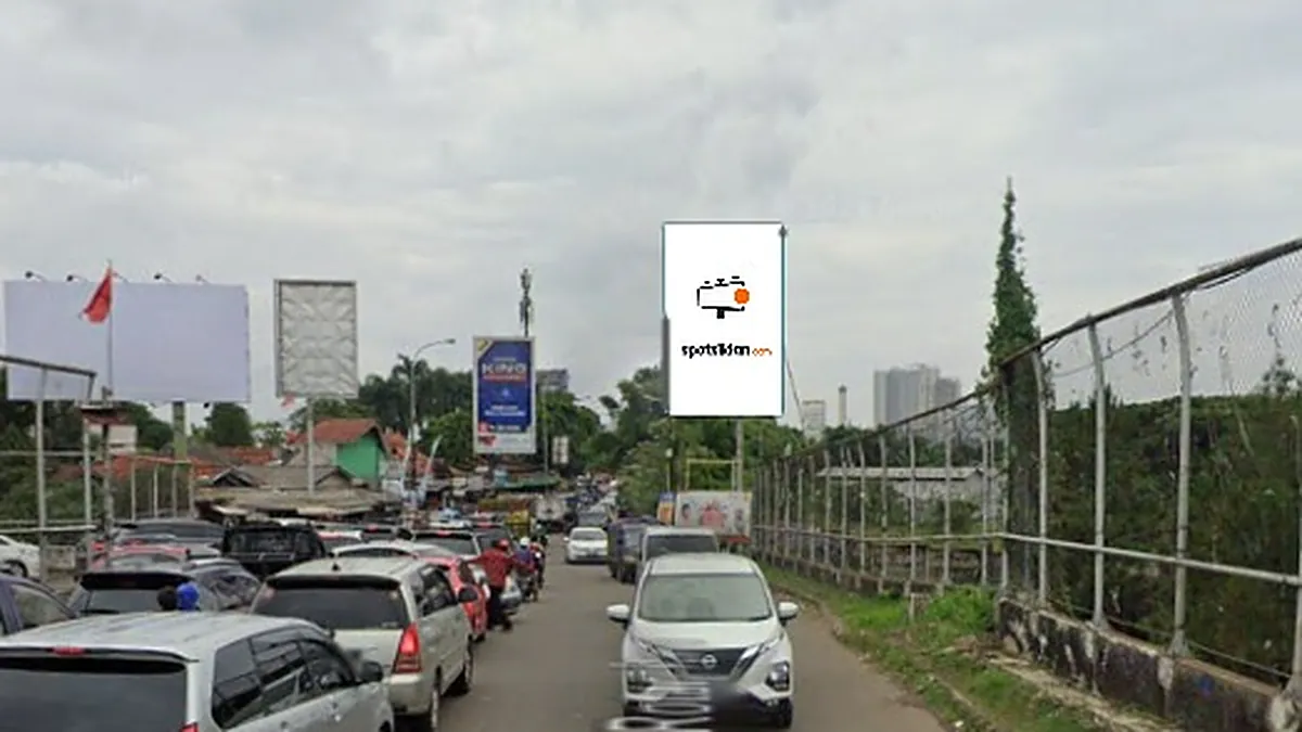 Baliho 6 × 4 m di Jl. Tegal Rotan Raya (dari arah Ciputat menuju Bintaro Pd. Aren), Tangerang Selatan, Banten