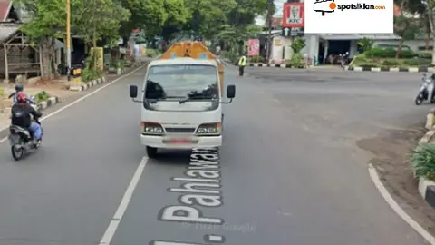 Baliho 4 × 6 m di Jl. Gedongombo (Pertigaan Jl. Pahlawan, Arah ke Barat), Tuban, Jawa Timur