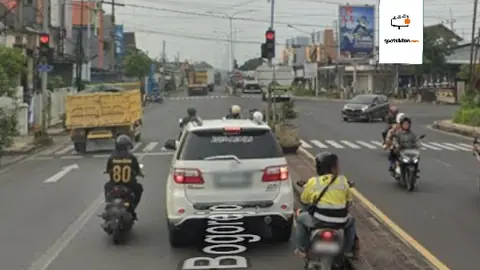 Baliho 4 × 6 m di Jl. Soekarno Hatta (Pertigaan Letda Sucipto), Tuban, Jawa Timur