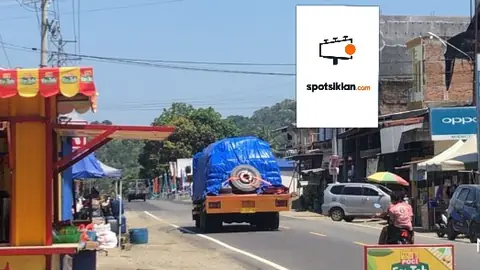 Baliho 4 × 6 m di Jl. Poros Makassar Palopo (Arah Gapura batas Luwu Wajo), Sulawesi Selatan
