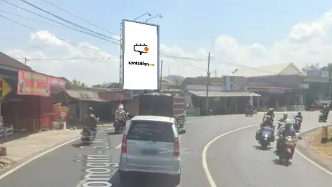 Baliho 6 × 4 m di Jl. Raya Wonogiri (Lampu Merah Adipura), Jawa Tengah