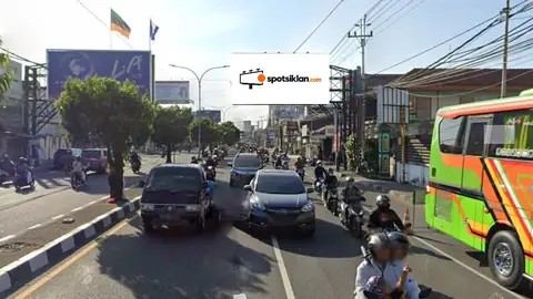 Billboard 5 × 10 m di Jl. Laksda Adisucipto Barat Amplaz - Kimia Farma (Sisi Barat), Yogyakarta, DI Yogyakarta