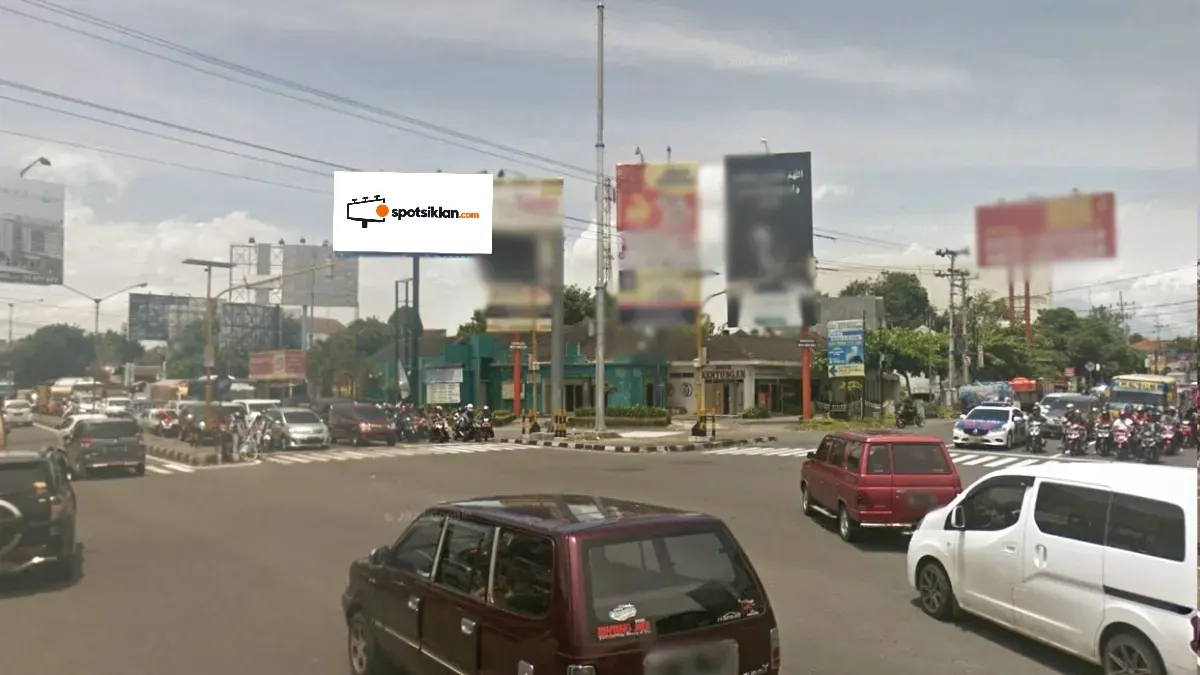 Billboard 5 × 10 m di Jl. Raya Ringroad Utara (Perempatan Kentungan), Yogyakarta, DI Yogyakarta