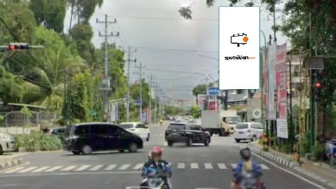 Billboard 4 × 8 m di Jl. Dr. Wahidin (dekat SMA BOPKRI, Perempatan Langensari), Yogyakarta, DI Yogyakarta
