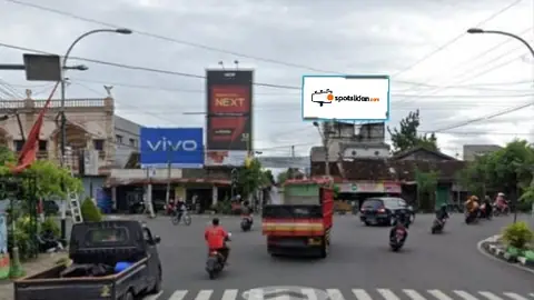 Billboard 8 × 4 m di Jl. Bugisan (Dari Arah Alun Alun Kidul Menuju ke Jl. Madumurti), Yogyakarta, DI Yogyakarta