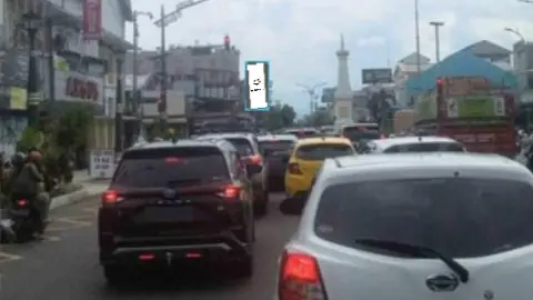 Billboard 8 × 4 m di Jl. Pangeran Diponegoro (Dari Arah Tugu Jogja Menuju ke Jl. Magelang), Yogyakarta, DI Yogyakarta